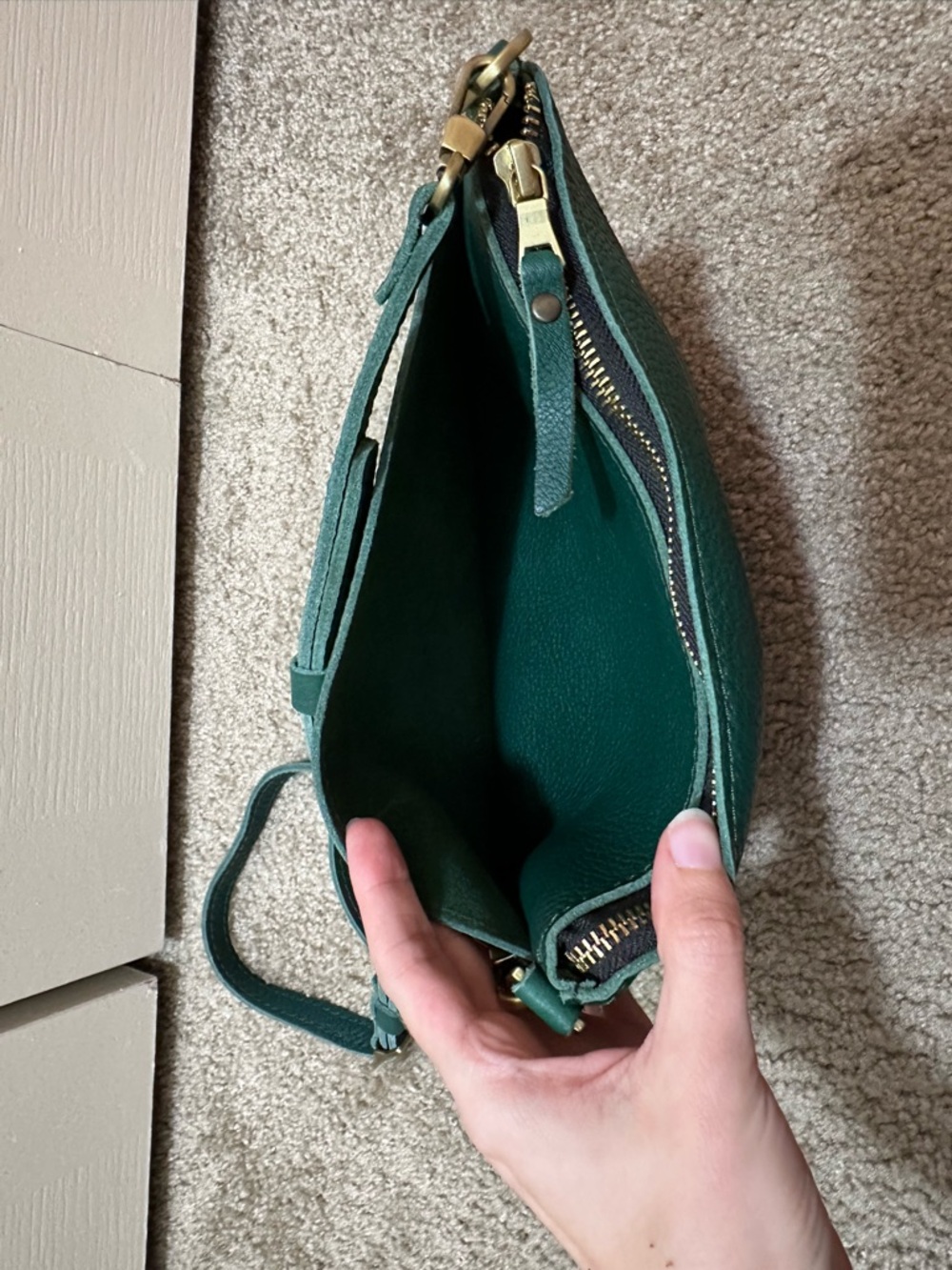 Portland Leather Goods Poppy Crossbody Bag in Bacalar Pebbled Green Leather - Picture 4 of 6